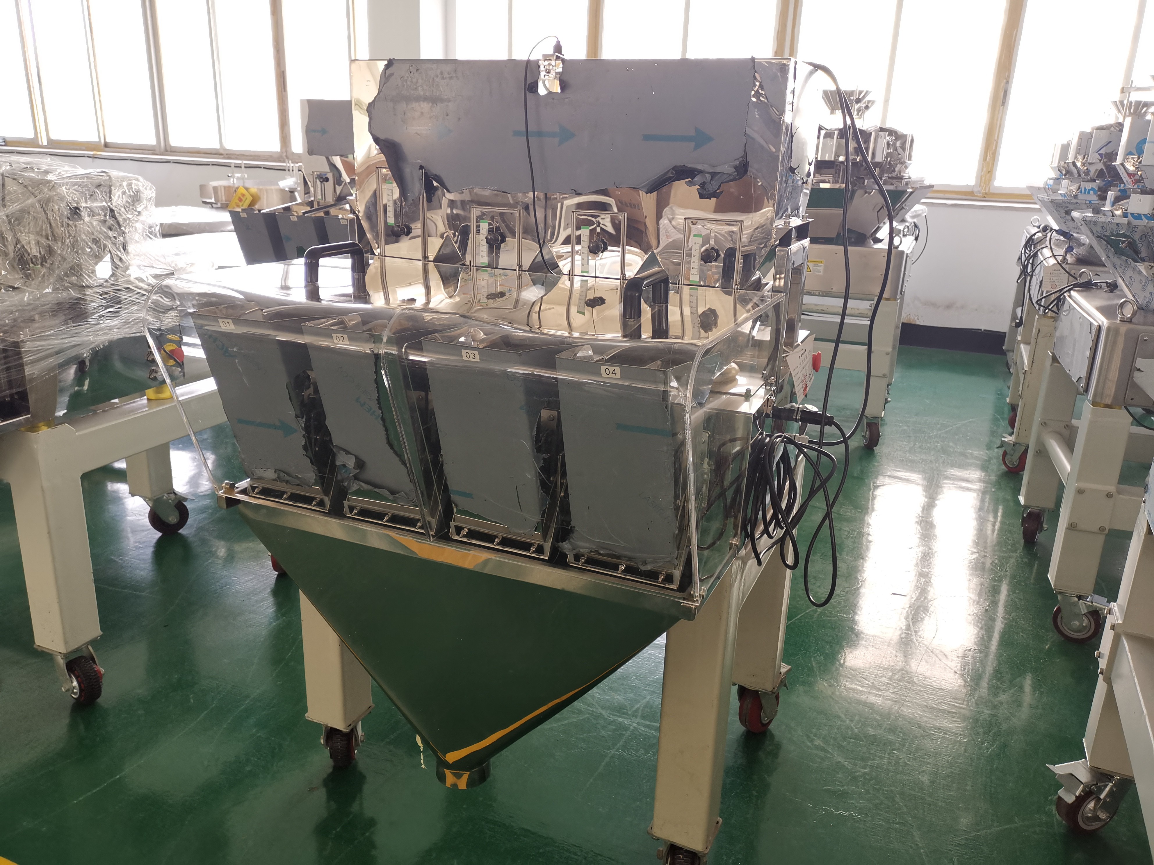 316SS 304SS 4 Head Flour Grain Bean Packaging Machine For Small Business