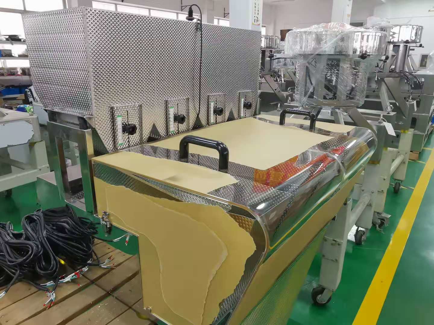 316SS 304SS 4 Head Flour Grain Bean Packaging Machine For Small Business